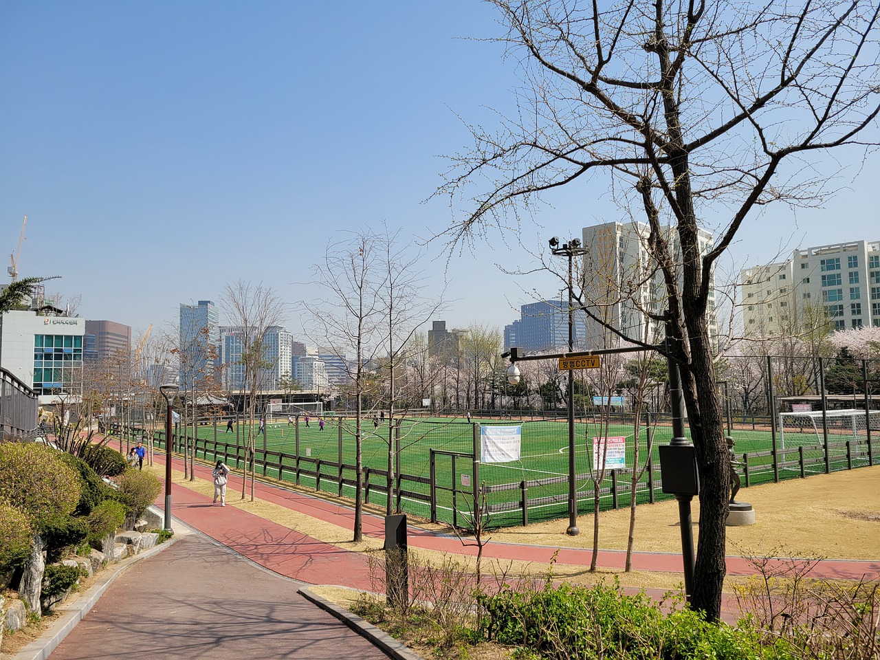 其防守压迫 其防守压迫