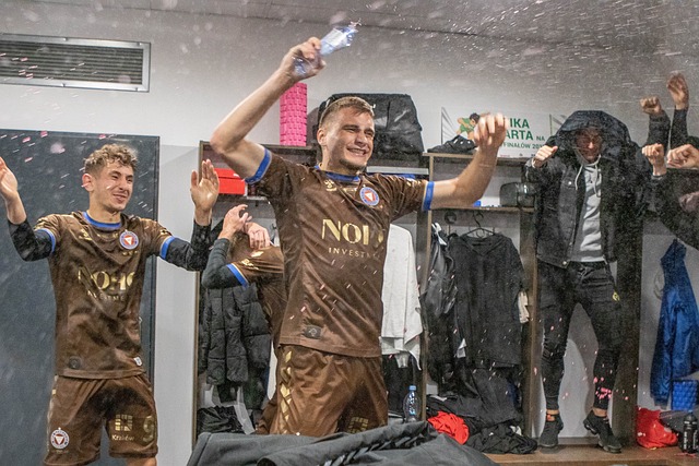 和队员间的 和队员间的